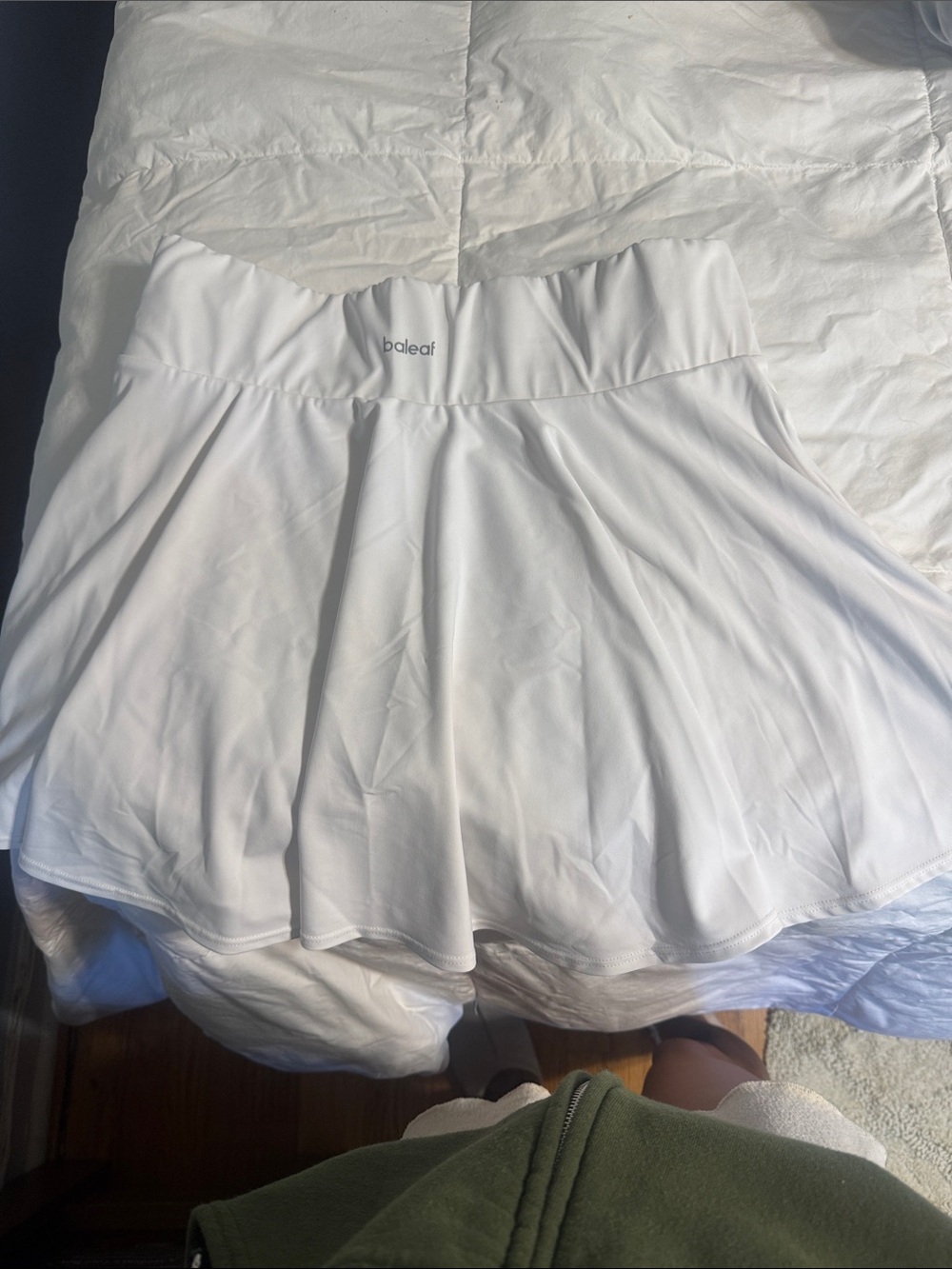 Baleaf White Flared Athletic Skirt with Logo Waistband